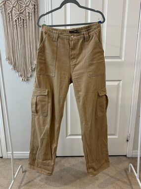 Women’s Cargo Pants in Tan - Relaxed Workwear Style